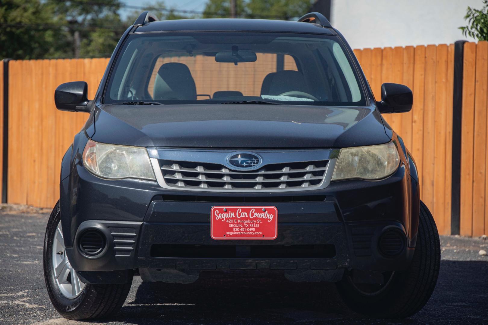 2012 GRAY SUBARU FORESTER 2.5X (JF2SHABC1CH) with an 2.5L H4 SOHC 16V engine, 4-SPEED AUTOMATIC transmission, located at 420 E. Kingsbury St., Seguin, TX, 78155, (830) 401-0495, 29.581060, -97.961647 - Photo#1